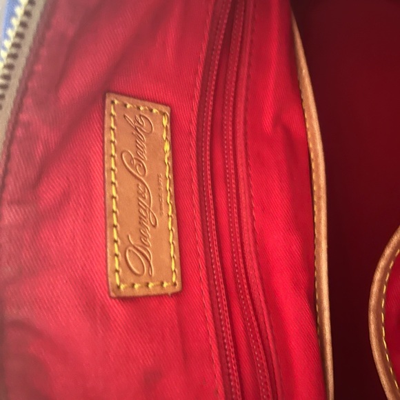 Dooney & Bouke coated Cotton floral printed Satchel in pre-owned condition. - Picture 9 of 12